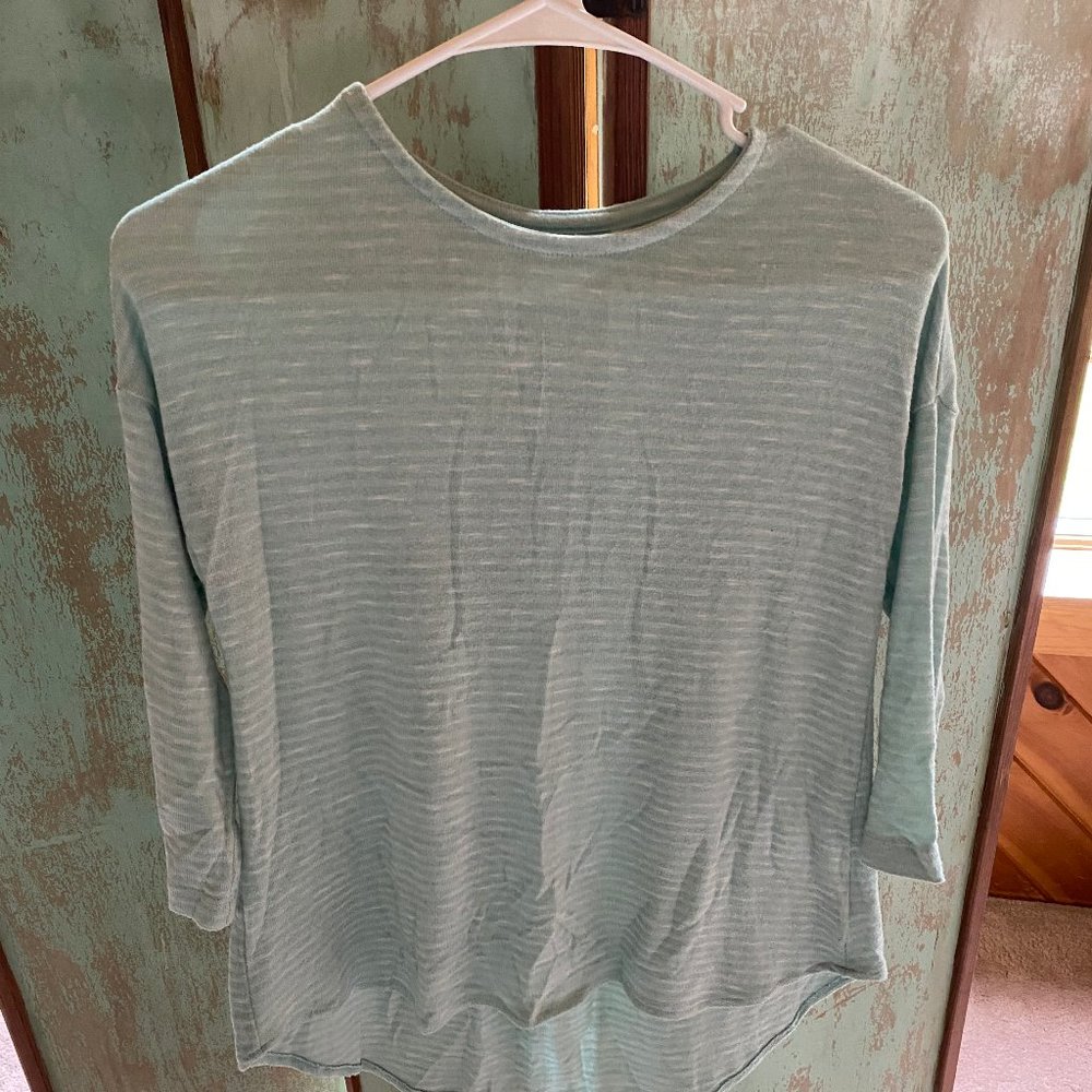 Old Navy Girl's size 10-12 Aqua Longsleeve